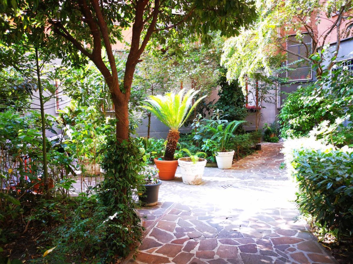 Spacious Apartment 50 Meters From The Metro 米兰 外观 照片