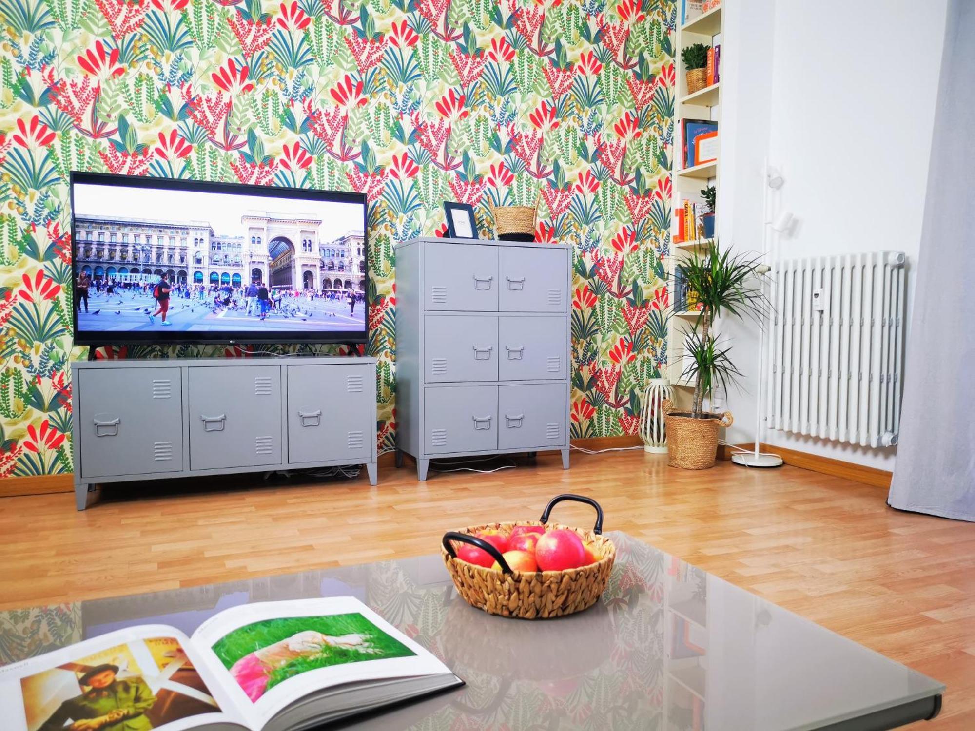Spacious Apartment 50 Meters From The Metro 米兰 外观 照片