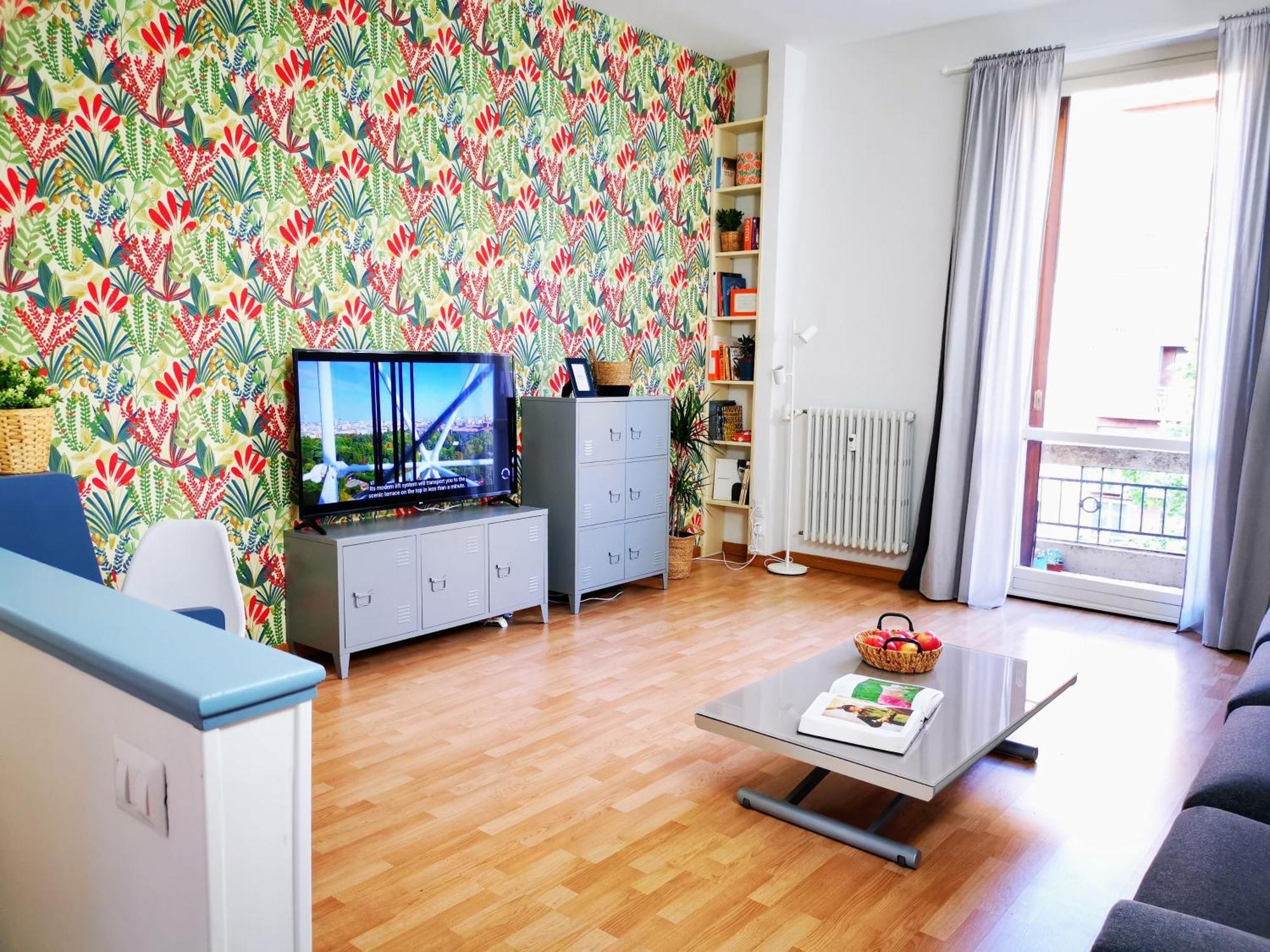 Spacious Apartment 50 Meters From The Metro 米兰 外观 照片