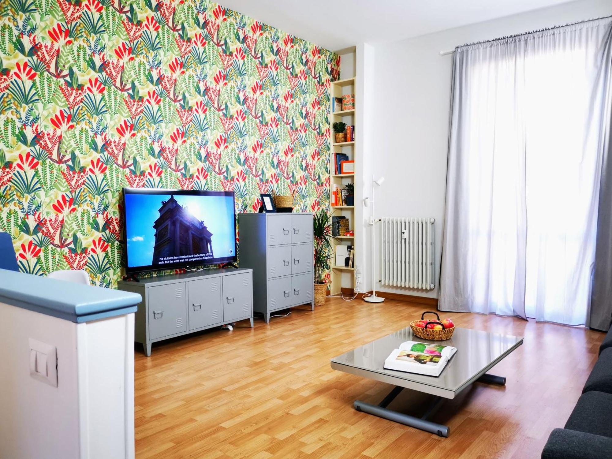 Spacious Apartment 50 Meters From The Metro 米兰 外观 照片