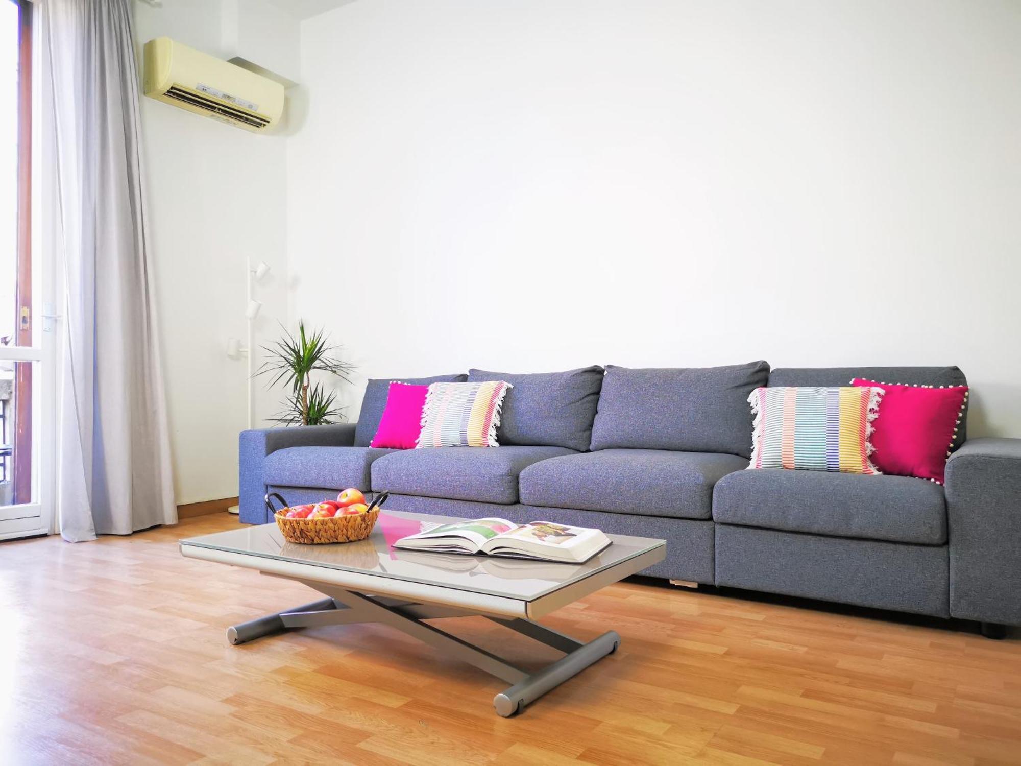 Spacious Apartment 50 Meters From The Metro 米兰 外观 照片