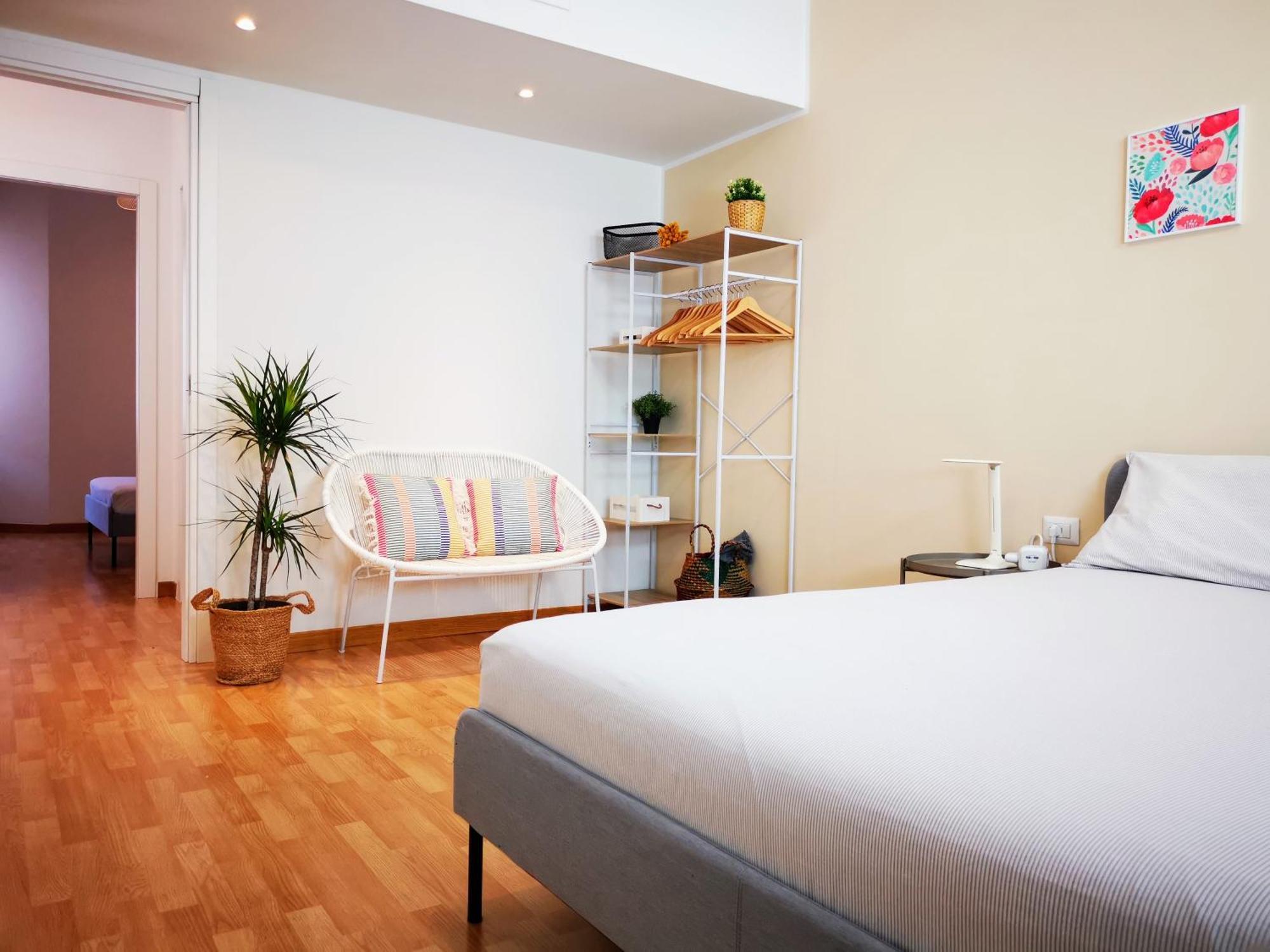 Spacious Apartment 50 Meters From The Metro 米兰 外观 照片